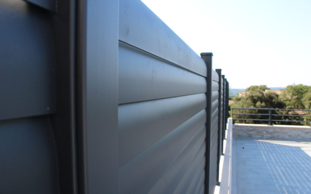 Cloture aluminium, lames persiennes, sur mesure, fabrication francaise, gris anthracite 7016