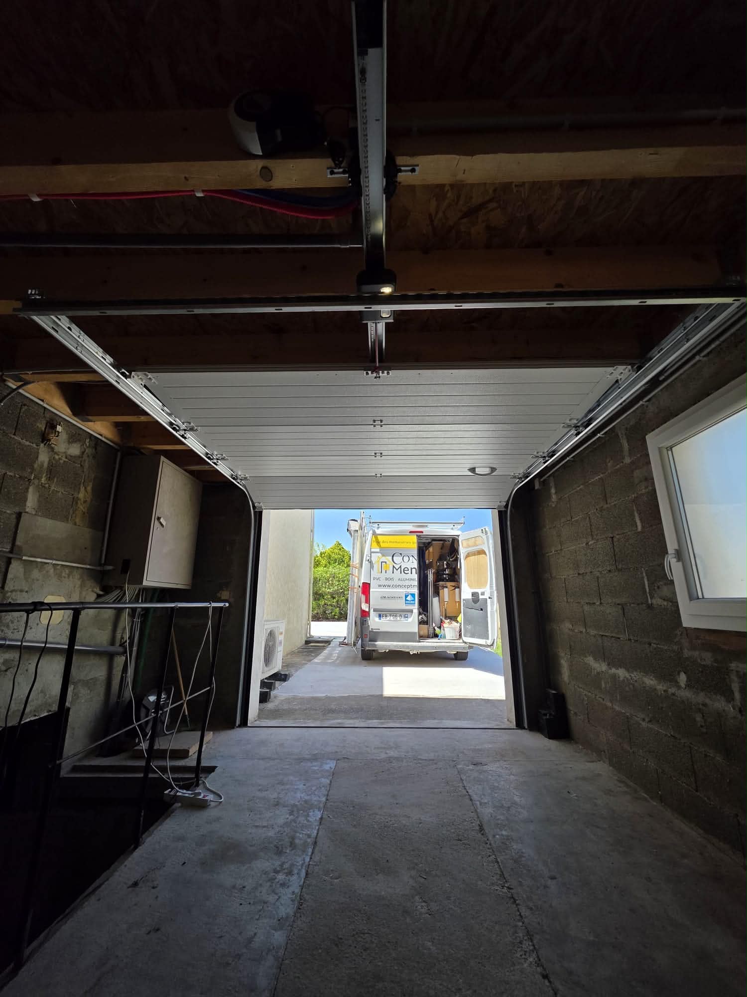 5 Porte de garage sectionnelle plafond