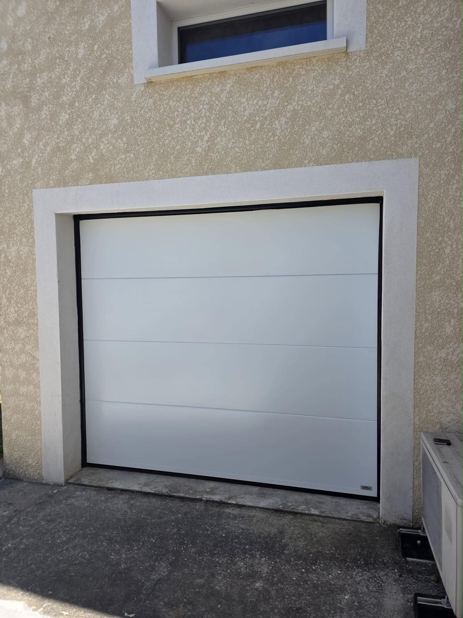 5 Porte de garage sectionnelle plafond