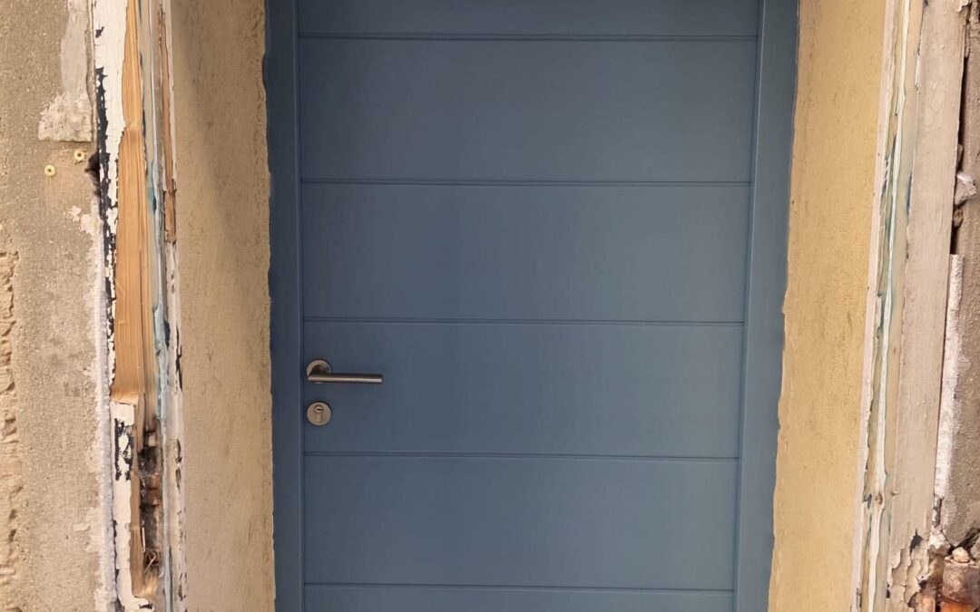 Porte d'entrée en bois modèle USSEL